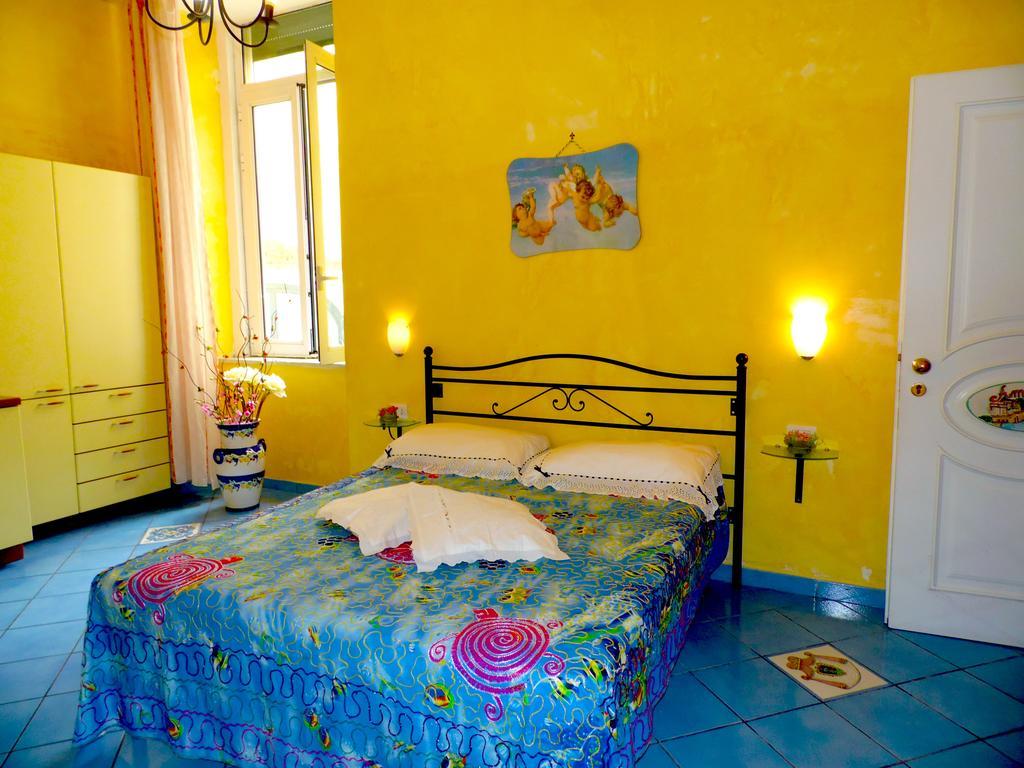 Dimora Carlo III Bed & Breakfast วิเอตริ ห้อง รูปภาพ