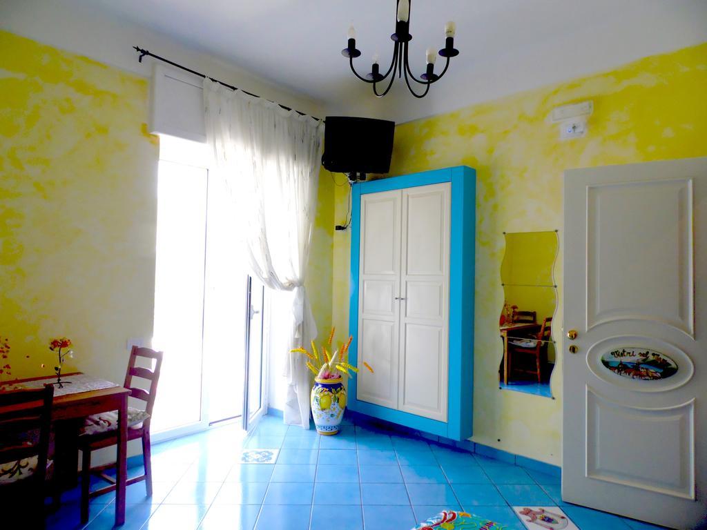 Dimora Carlo III Bed & Breakfast วิเอตริ ห้อง รูปภาพ