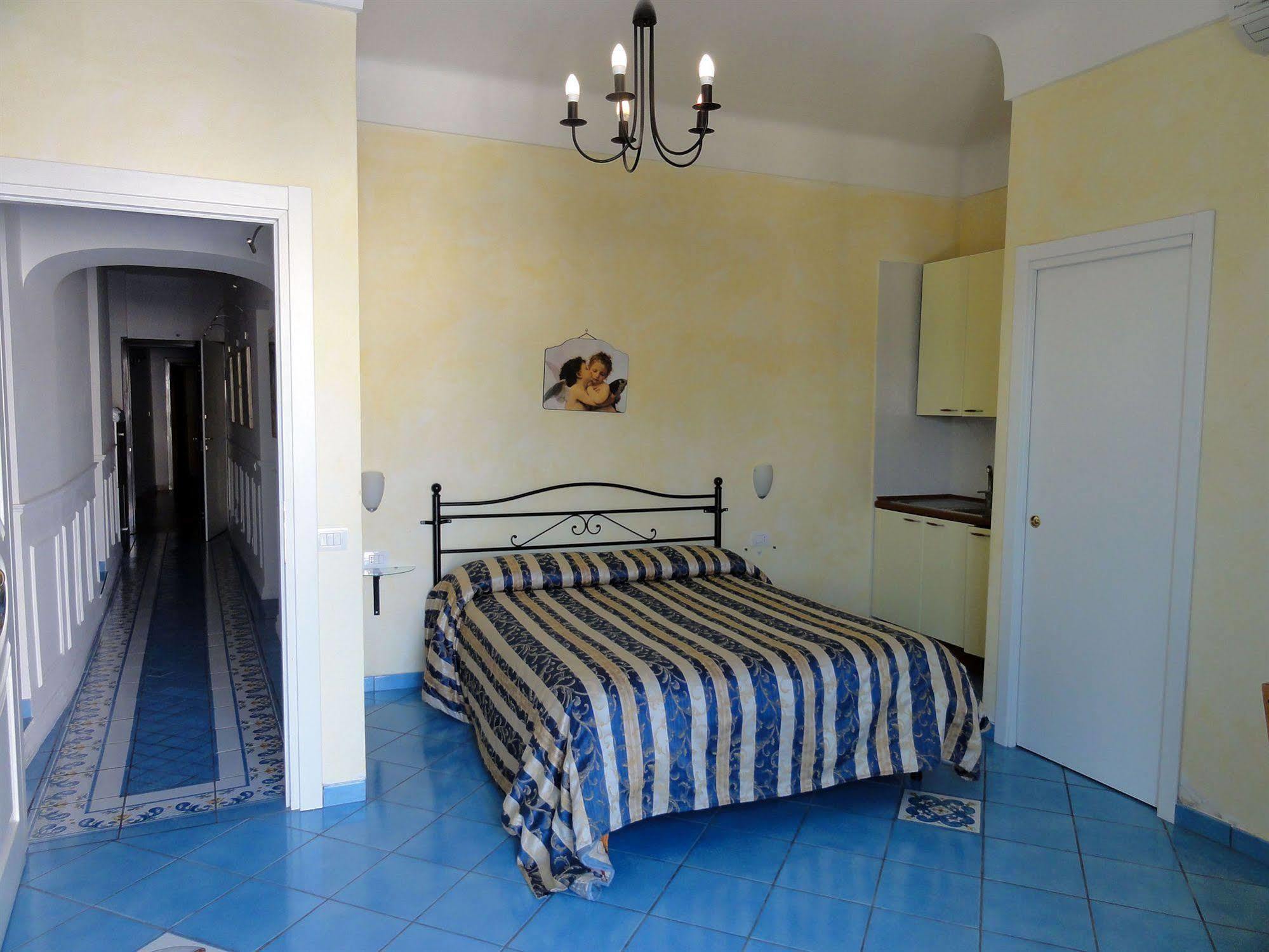 Dimora Carlo III Bed & Breakfast วิเอตริ ภายนอก รูปภาพ