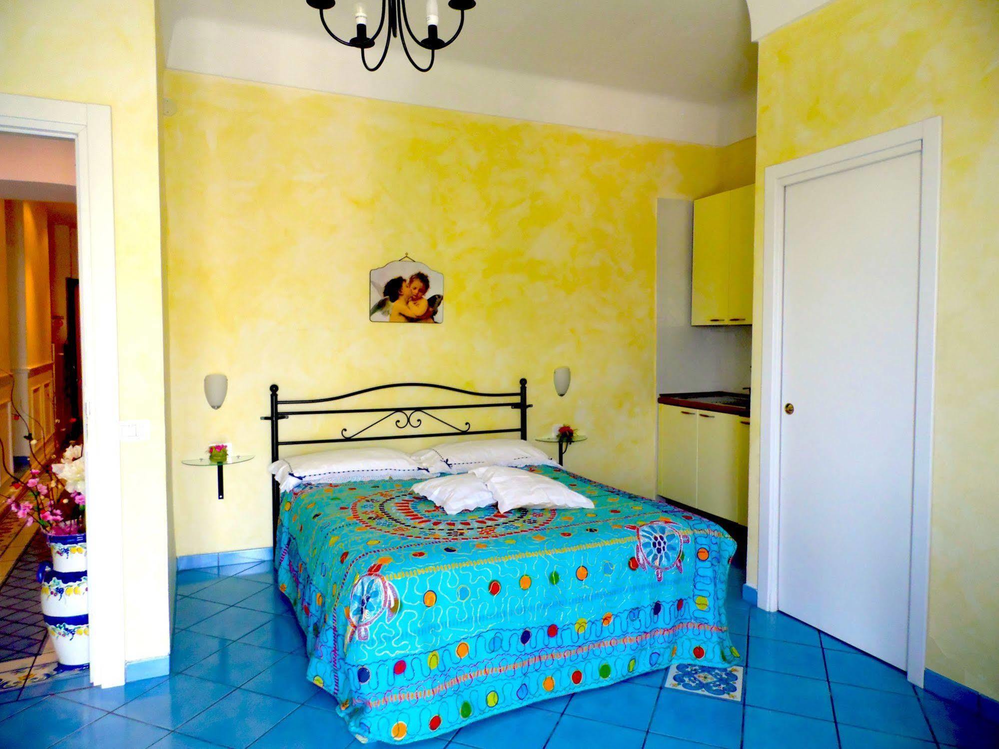 Dimora Carlo III Bed & Breakfast วิเอตริ ภายนอก รูปภาพ