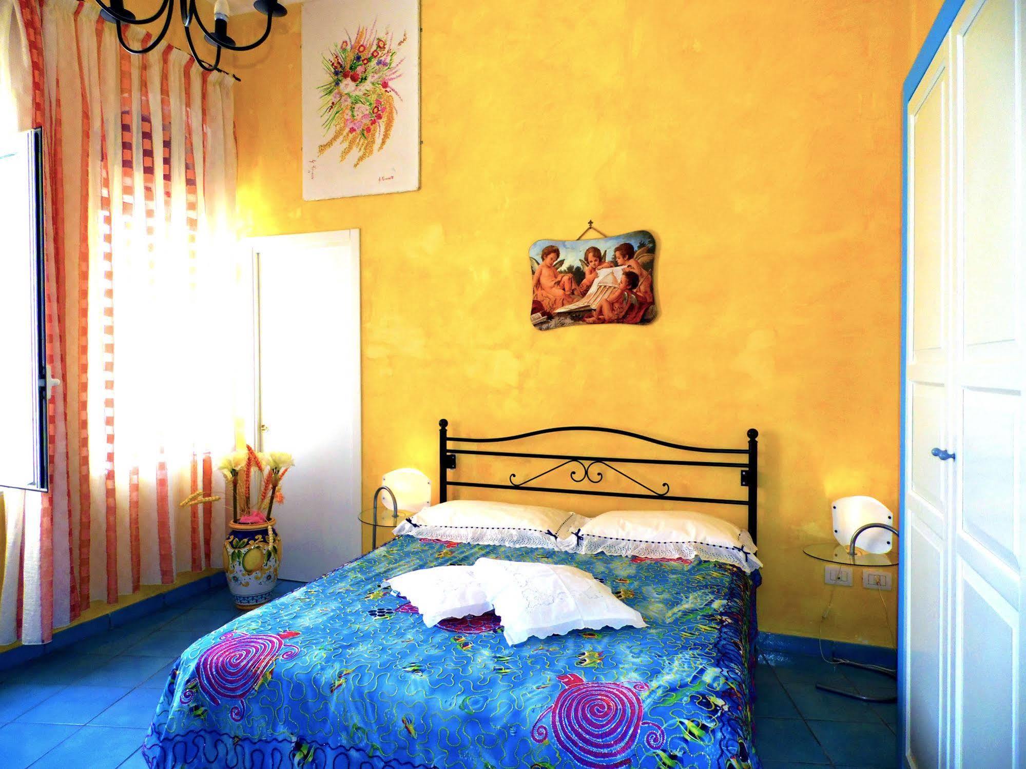 Dimora Carlo III Bed & Breakfast วิเอตริ ภายนอก รูปภาพ